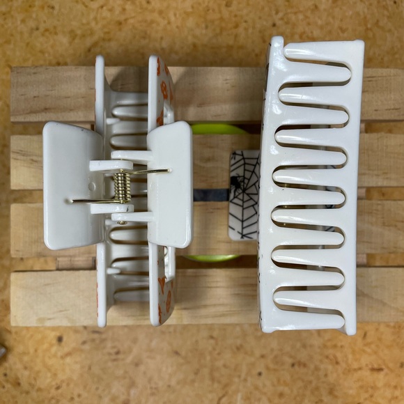 2pc Halloween Themed Claw Clips - Picture 3 of 3